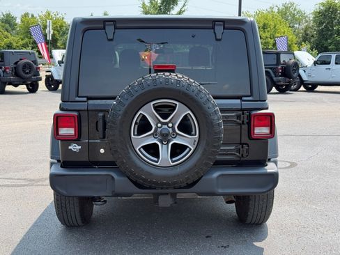 Used 2019 Jeep Wrangler Unlimited Sport w/ Cold Weather Group AWD/4WD image 7