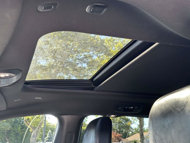 Certified 2025 Chrysler Pacifica Limited FWD image 11