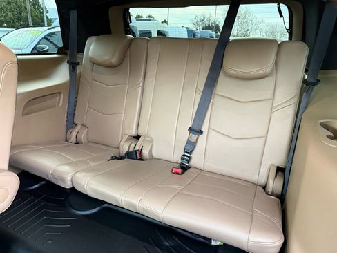 Used 2019 Cadillac Escalade Platinum image 15