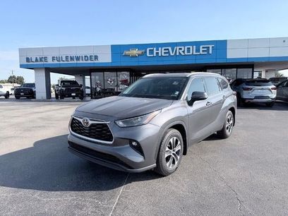 Used 2022 Toyota Highlander XLE