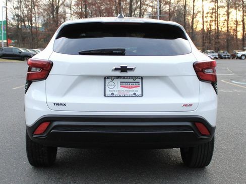 Used 2024 Chevrolet Trax RS w/ Driver Confidence Package image 7