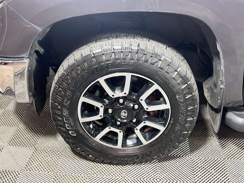 Certified 2018 Toyota Tundra Limited w/ Limited Premium Package AWD/4WD image 28
