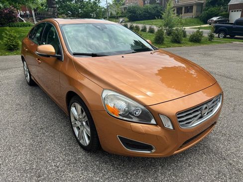 Used 2011 Volvo S60 T6 AWD/4WD image 1