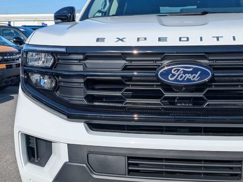 New 2025 Ford Expedition Max Active image 10