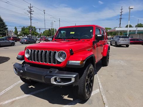 Certified 2025 Jeep Wrangler Unlimited Sahara w/ Safety Group AWD/4WD image 6