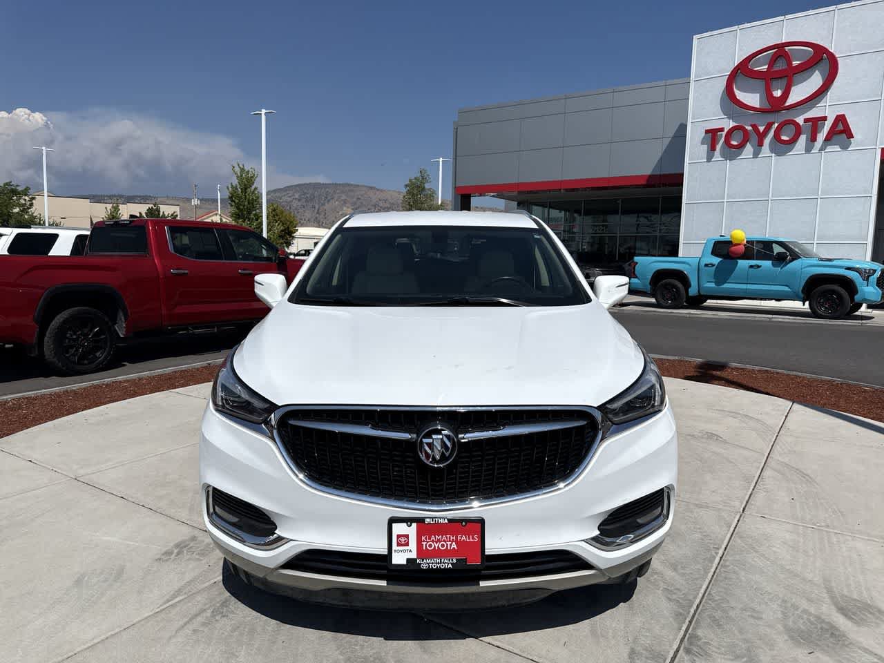Used 2021 Buick Enclave Essence AWD/4WD image 3