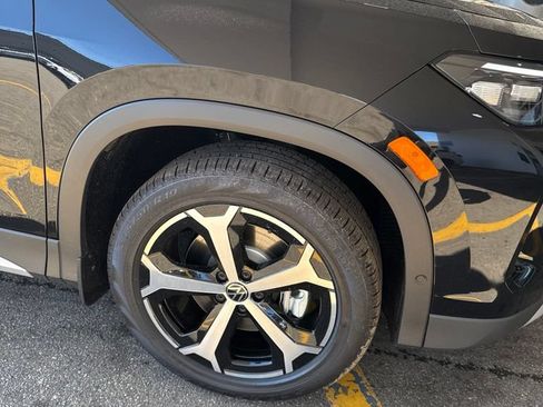 New 2026 Volkswagen Tiguan SE AWD/4WD image 6