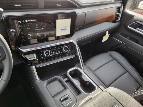 New 2026 GMC Sierra 2500 Denali w/ Denali Reserve Package image 10