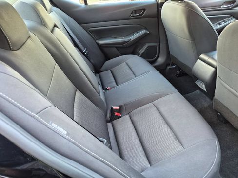 Used 2025 Nissan Altima 2.5 SV FWD image 27