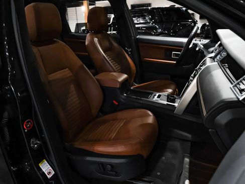 Used 2017 Land Rover Discovery Sport HSE Luxury image 32