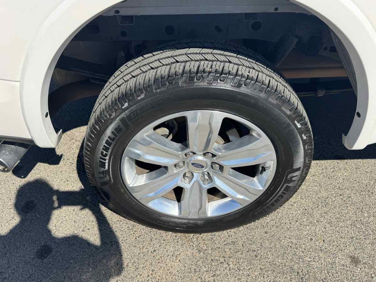 Used 2015 Ford F150 Platinum w/ Equipment Group 701A Luxury AWD/4WD image 42