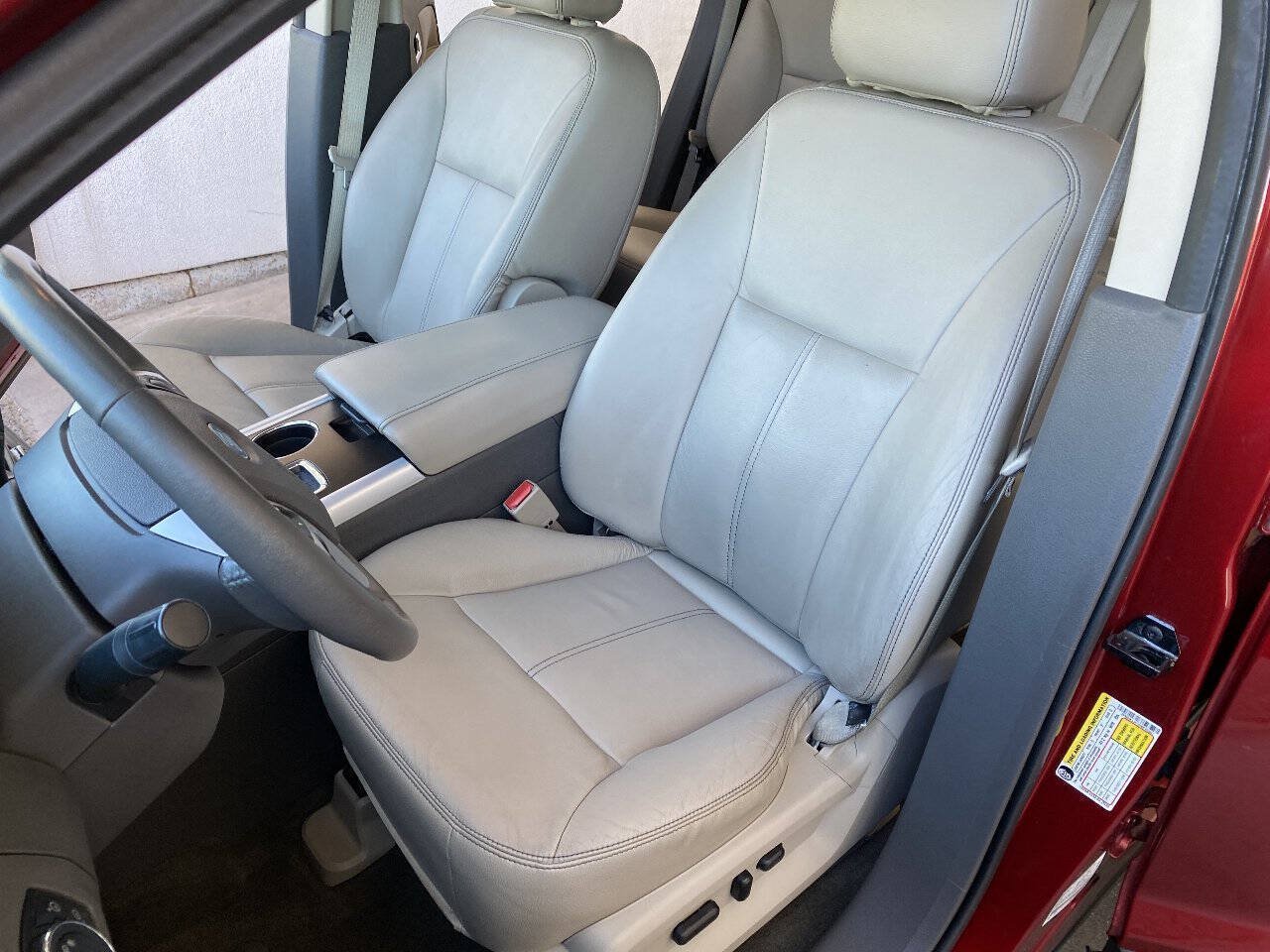 Used 2013 Ford Edge SEL FWD image 25