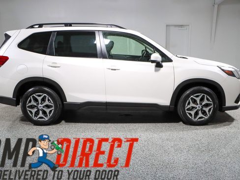 Used 2022 Subaru Forester Premium AWD/4WD image 6
