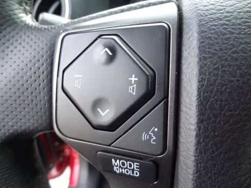Used 2021 Toyota Tacoma TRD Off-Road w/ Technology Package AWD/4WD image 17