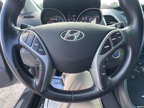 Used 2016 Hyundai Elantra Limited w/ Option Group 04 FWD image 21