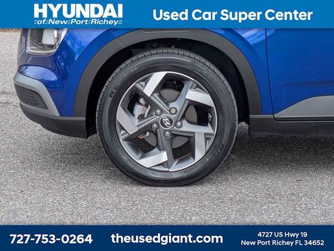 Certified 2023 Hyundai Venue SEL FWD image 10
