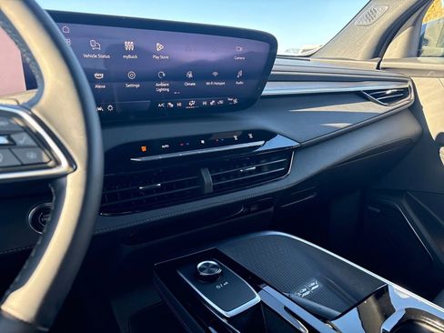 Used 2025 Buick Enclave Sport Touring image 22