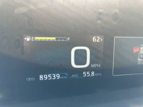 Used 2016 Toyota Prius Three image 7