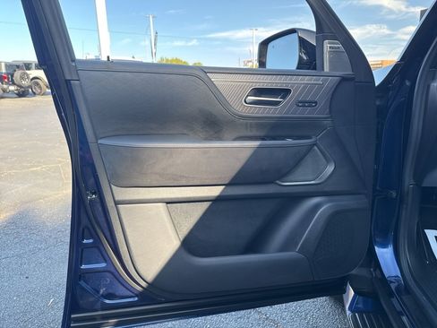 Used 2025 INFINITI QX80 Autograph image 12