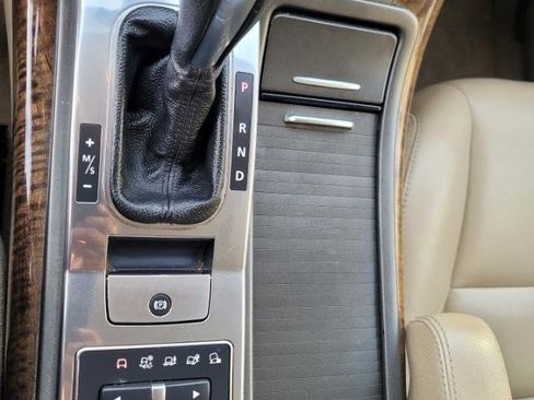 Used 2012 Land Rover Range Rover Sport HSE image 22