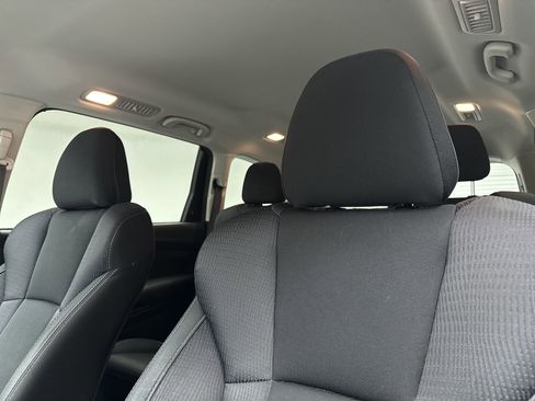 Used 2023 Subaru Ascent Premium w/ Convenience Package image 9