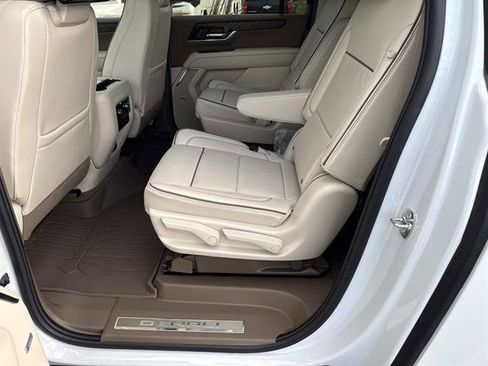 New 2026 GMC Yukon XL Denali w/ Denali Reserve Package AWD/4WD image 18