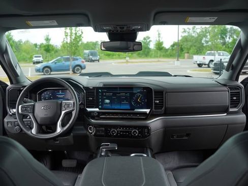 Used 2024 Chevrolet Silverado 1500 LT Trail Boss w/ Convenience Package II AWD/4WD image 27