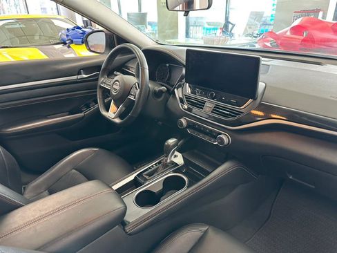 Used 2023 Nissan Altima 2.5 SR w/ SR Premium Package image 45