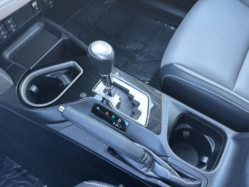 Used 2017 Toyota RAV4 Limited w/ Advanced Technology Package FWD image 28