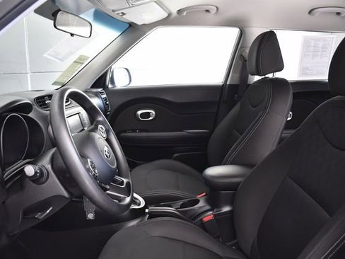 Used 2019 Kia Soul FWD image 17