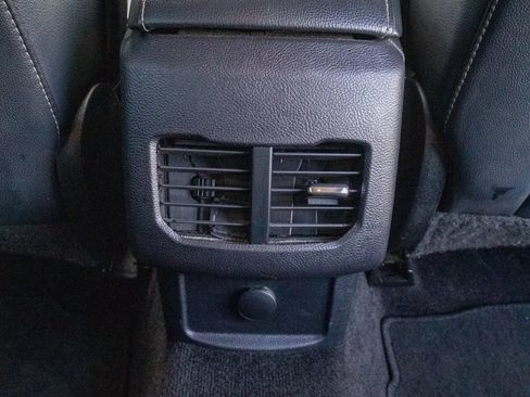 Used 2017 Ford Fusion SE w/ Equipment Group 201A FWD image 12