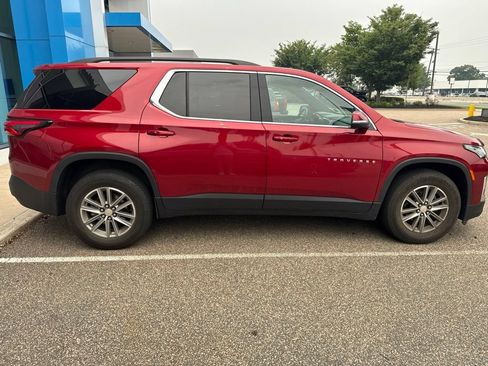 Used 2023 Chevrolet Traverse LT w/ LPO, Floor Liner Package AWD/4WD image 6