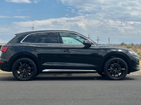 Used 2021 Audi Q5 2.0T Premium Plus w/ Premium Plus Package AWD/4WD image 2
