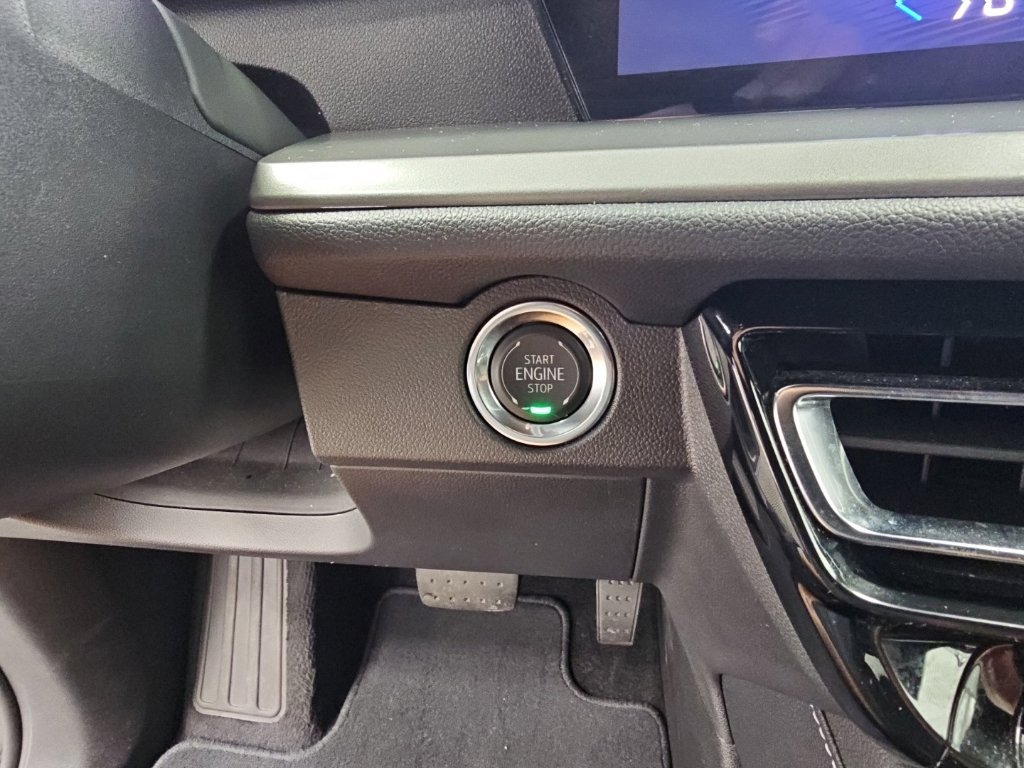 Certified 2026 Chevrolet Traverse LT FWD image 23