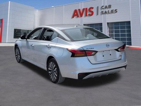 Used 2025 Nissan Altima 2.5 SV AWD/4WD image 9
