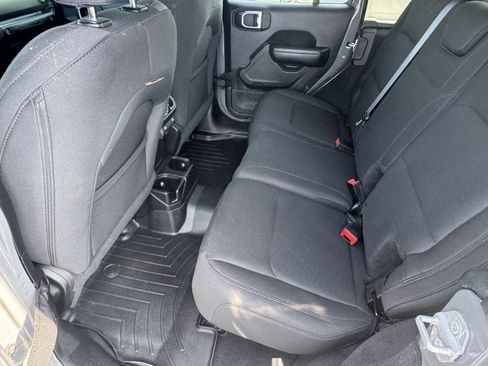 Used 2018 Jeep Wrangler Unlimited Sport S AWD/4WD image 21