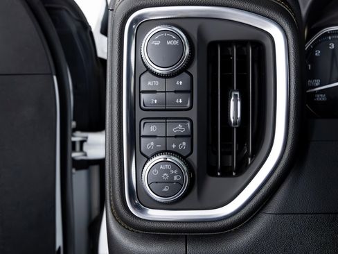 Used 2020 GMC Sierra 1500 AT4 w/ AT4 Premium Package image 24