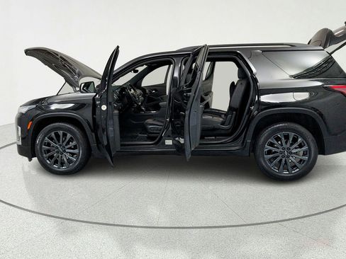 Used 2023 Chevrolet Traverse RS FWD image 10