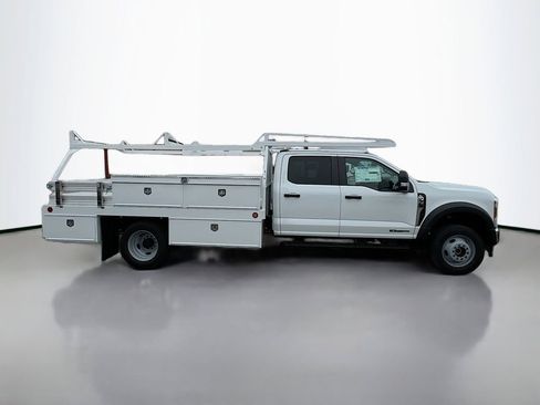 New 2026 Ford F550 4x4 Crew Cab image 17