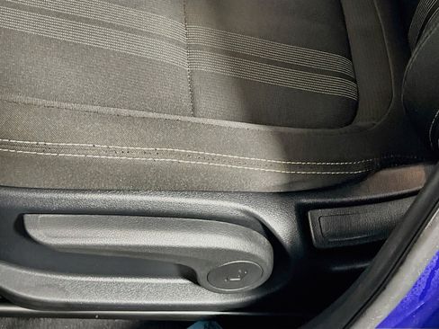 Used 2024 Hyundai Venue SEL FWD image 9