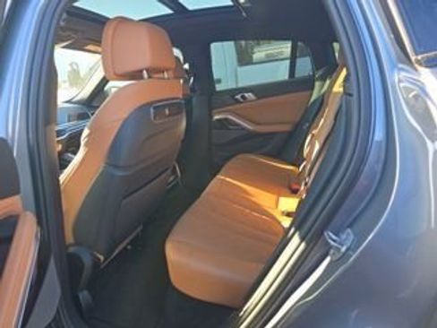 Used 2025 BMW X6 xDrive40i w/ Climate Comfort Package image 5