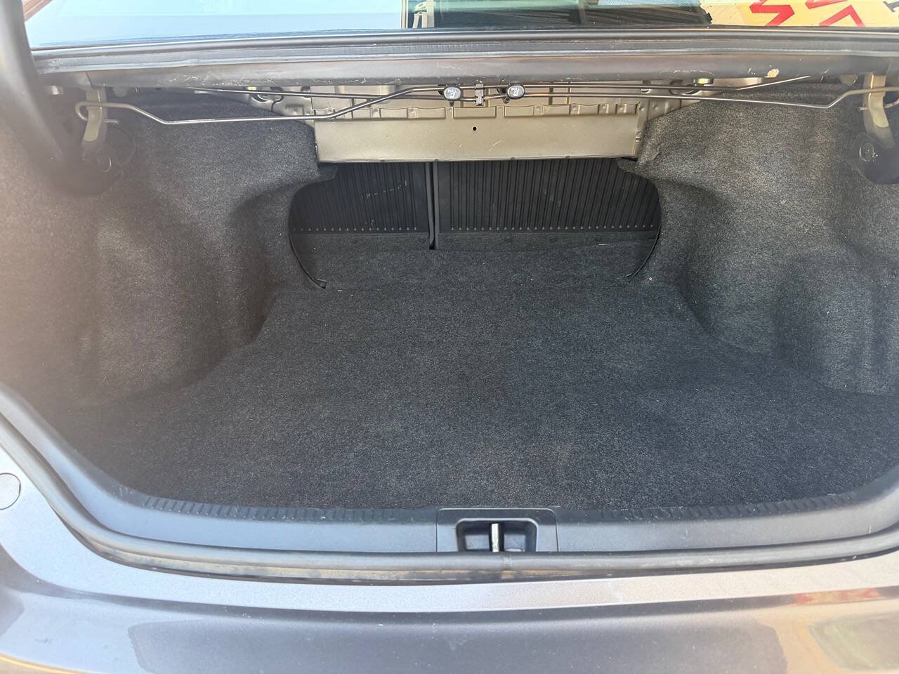 Used 2016 Toyota Camry LE FWD image 28