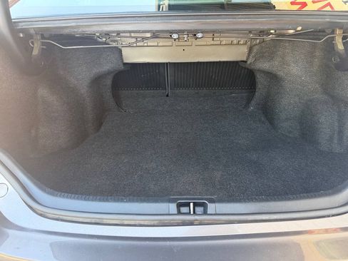 Used 2016 Toyota Camry LE FWD image 28
