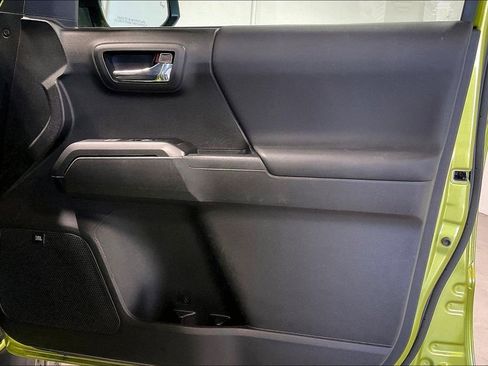 Used 2023 Toyota Tacoma TRD Off-Road image 23