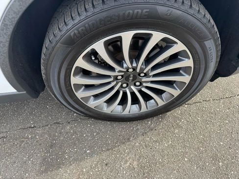 Used 2020 Lincoln Aviator Reserve w/ Equipment Group 201A image 13