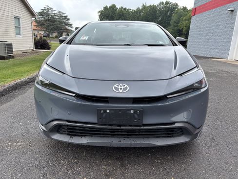 Used 2024 Toyota Prius LE FWD image 9