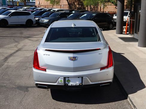 Used 2018 Cadillac XTS Luxury image 10