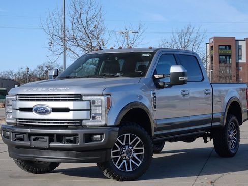 Used 2019 Ford F250 Lariat w/ Lariat Ultimate Package image 7