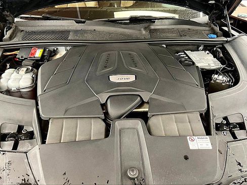 Used 2019 Porsche Cayenne image 9