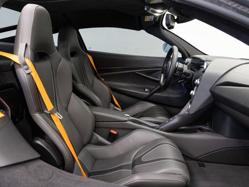 Used 2019 McLaren 720S Luxury RWD image 12